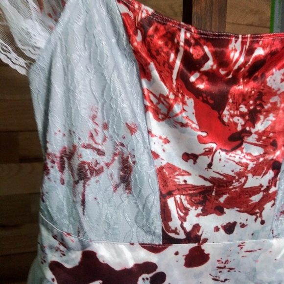 Ikali Zombie Bride Halloween Costume - Picture 3 of 9